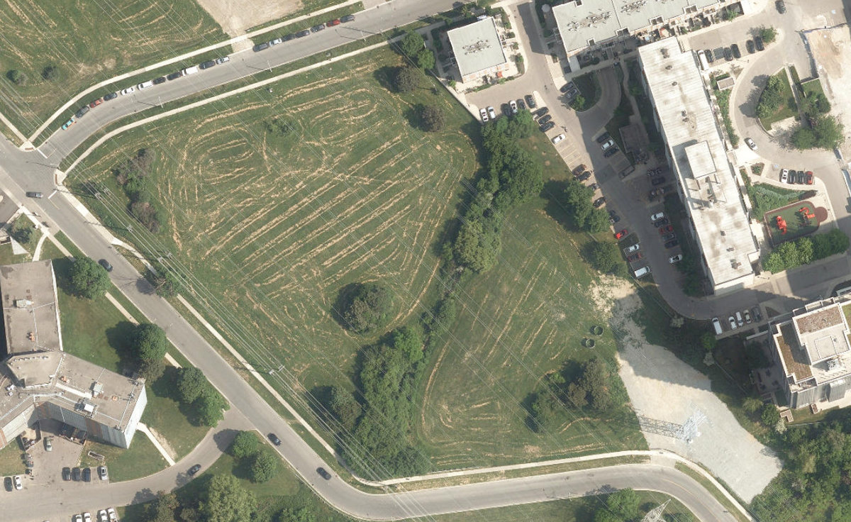 Etobicoke Hydro Green Space — site photograph
