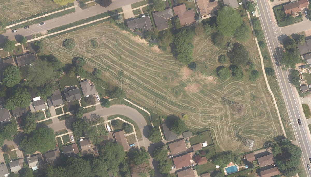 Etobicoke Hydro Green Space — site photograph