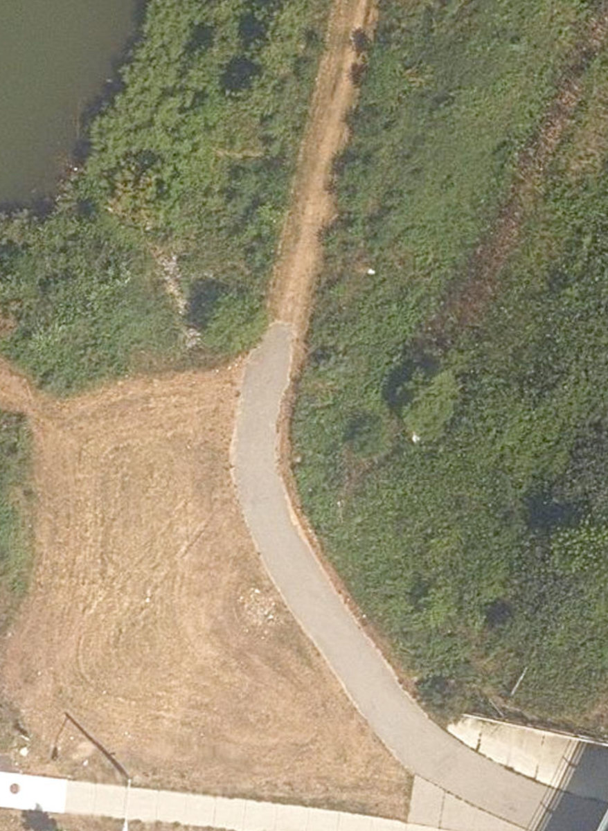 Staines Road Retention Pond — site photograph