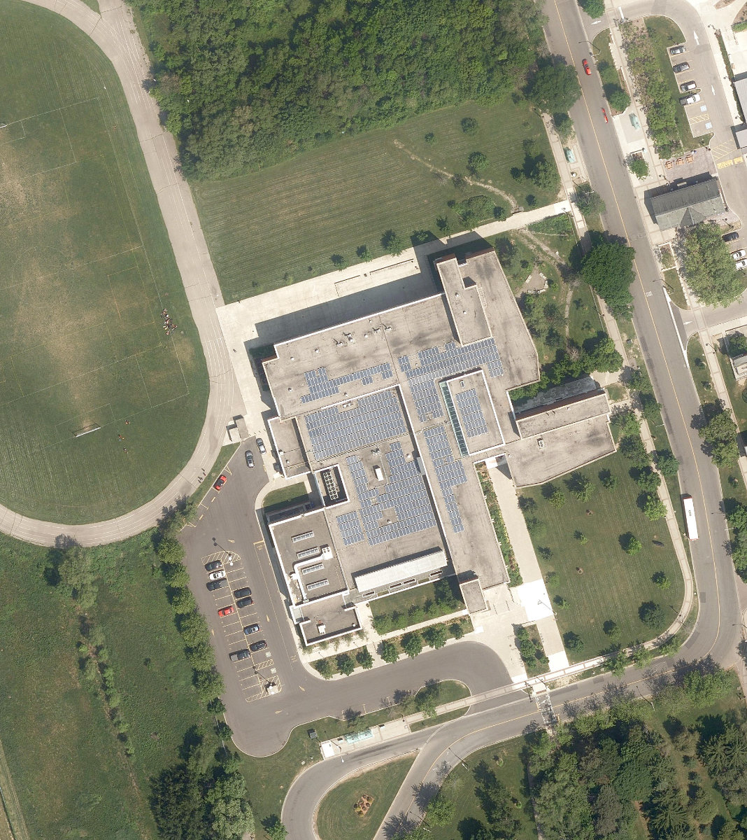 KEN COX COMMUNITY CENTRE - Building Grounds — site photograph