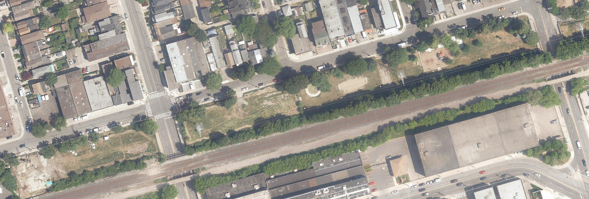 Geary Avenue Parkette — site photograph