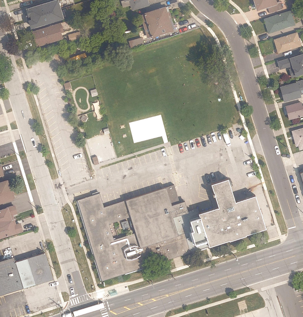 FRANKLIN HORNER COMMUNITY CENTRE - Building Grounds — site photograph