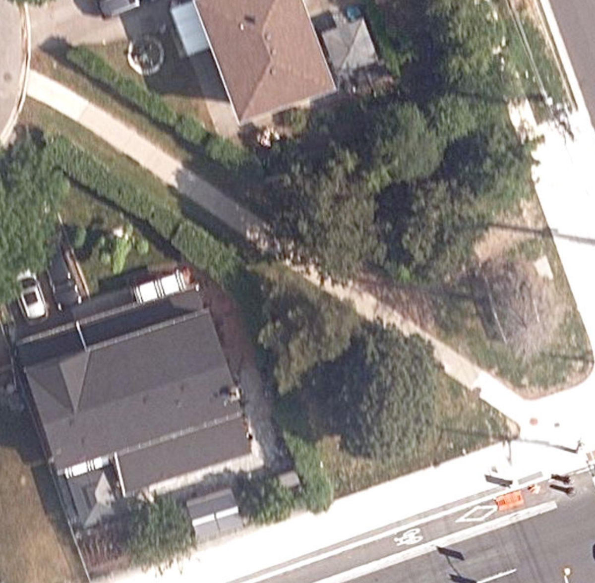 Sultan Pool Dr Walkway — site photograph