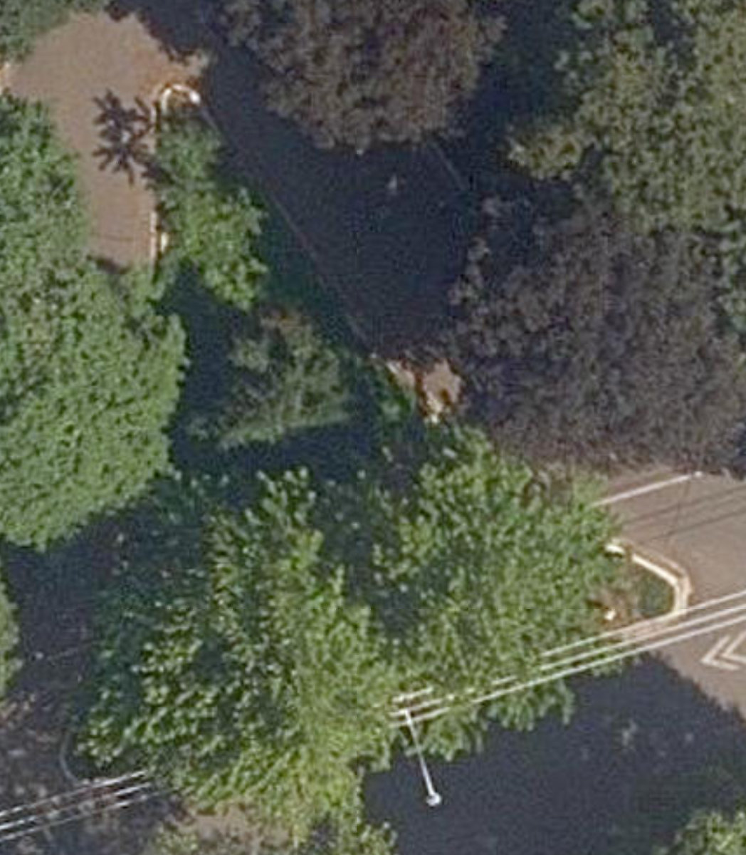 Roxborough - Cluny Traffic Island — site photograph
