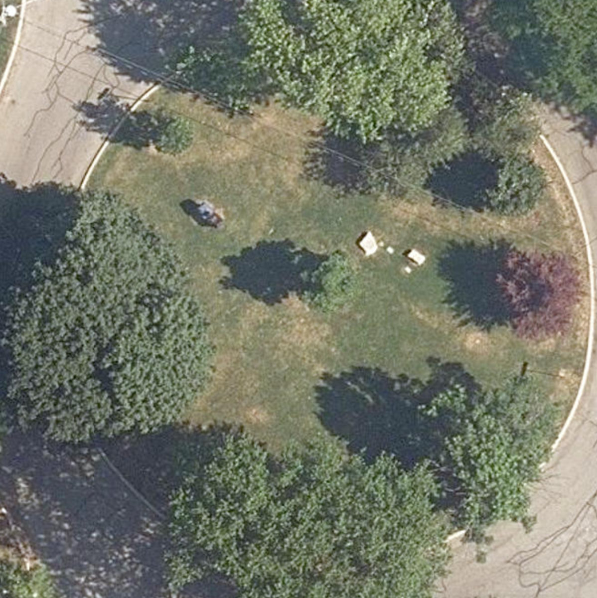 Connaught Circle Parkette — site photograph