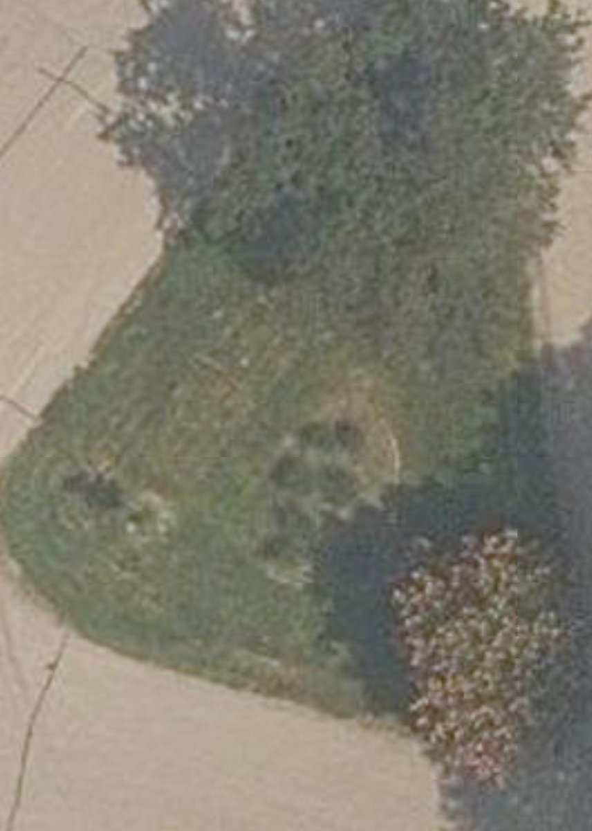 Hartfield Court Traffic Island — site photograph