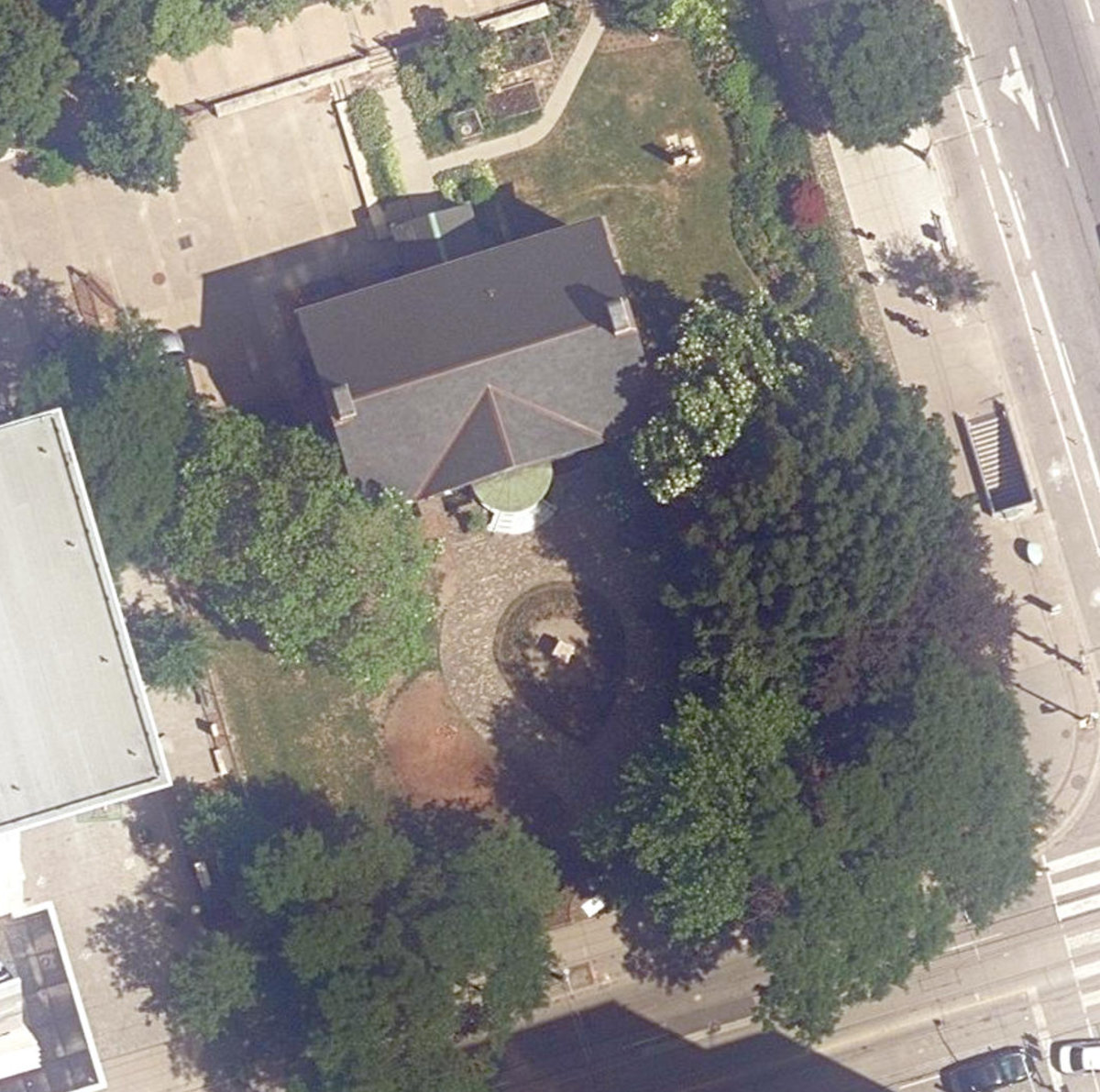 SIR WILLIAM CAMPBELL HOUSE MUSEUM - Building Grounds — site photograph