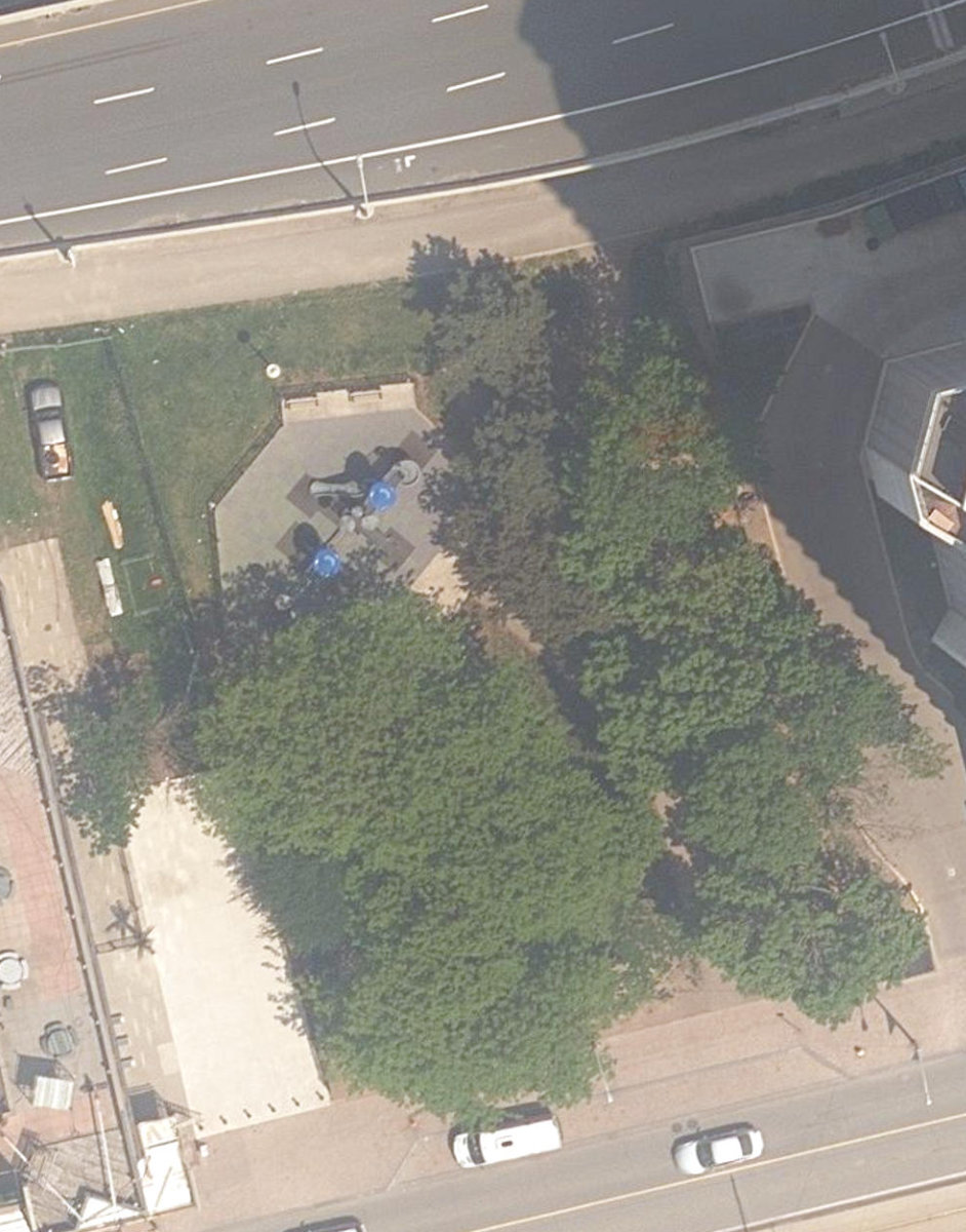 Rees Street Parkette — site photograph