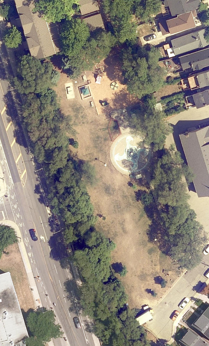Oakcrest Parkette — aerial / top-down view