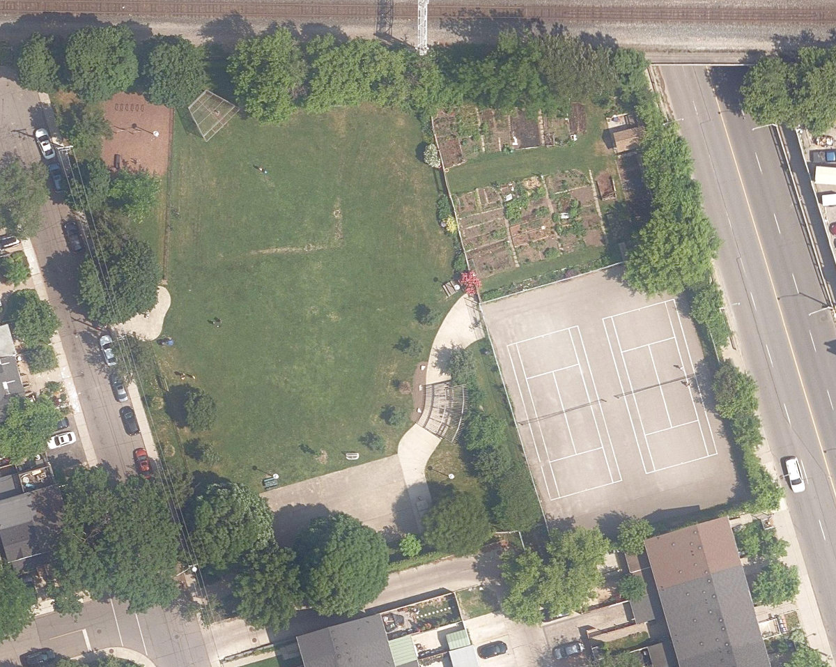 Symington Avenue Playground — site photograph