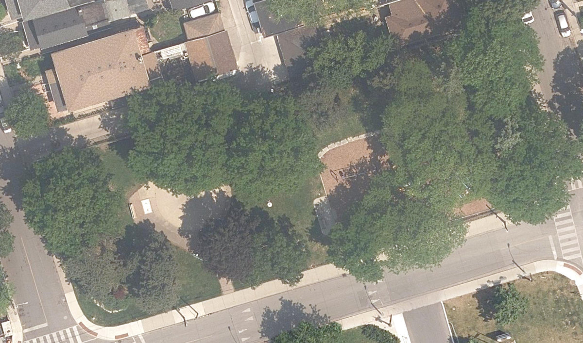 Pelham Avenue Playground — site photograph