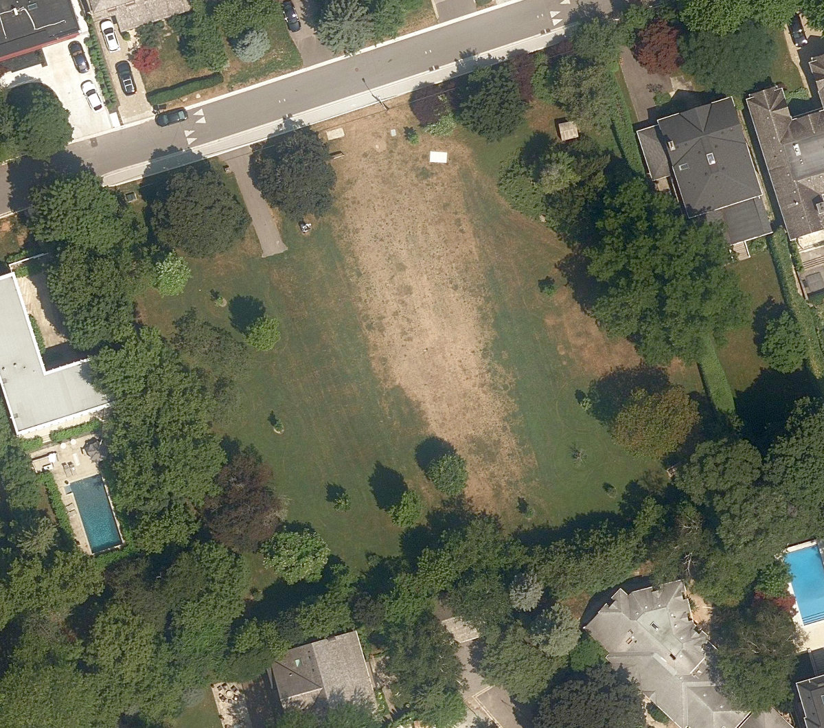 Brookfield Parkette — site photograph