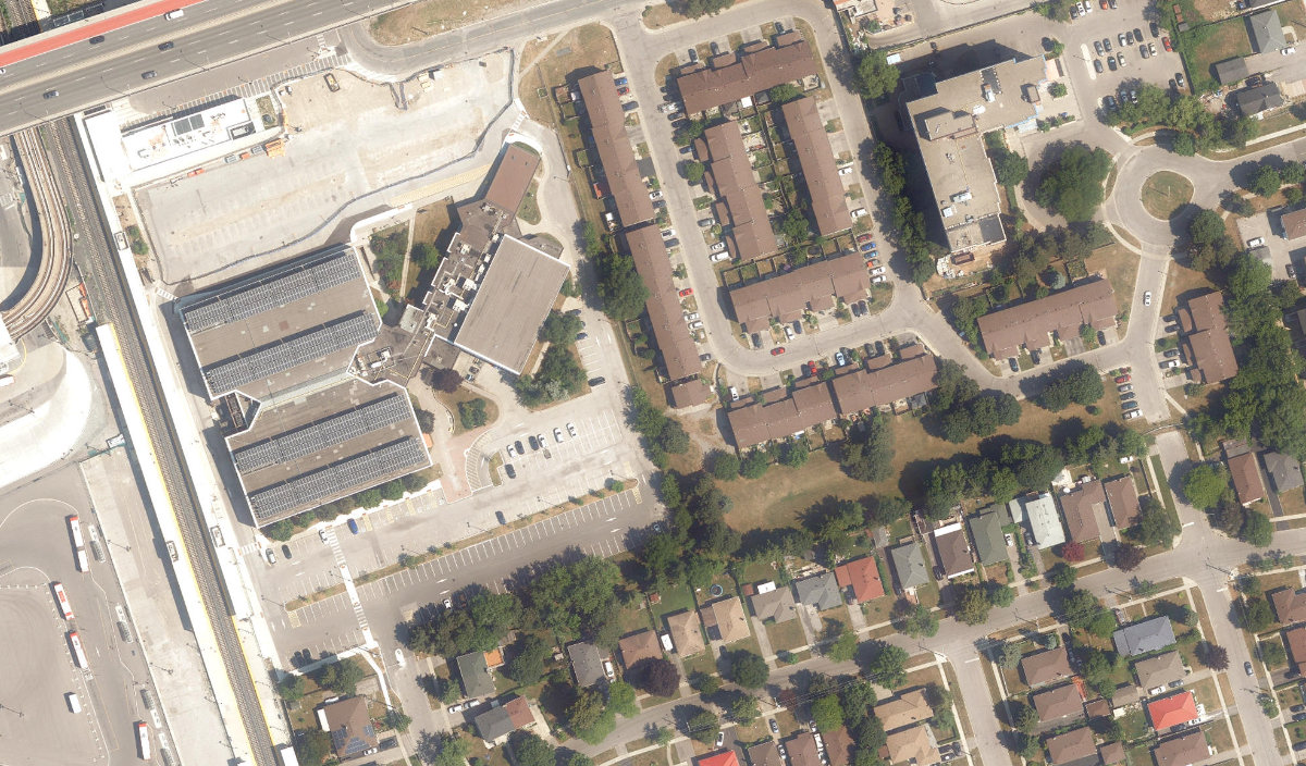 DON MONTGOMERY COMMUNITY RECREATION CENTRE - Building Grounds — site photograph