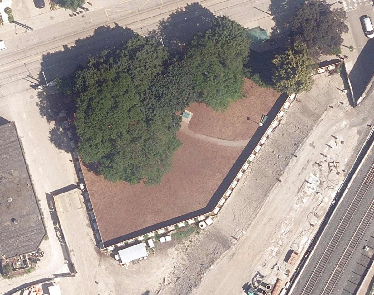 Gerrard - Carlaw Parkette — site photograph