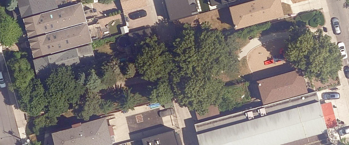 Carlaw Avenue Parkette — site photograph