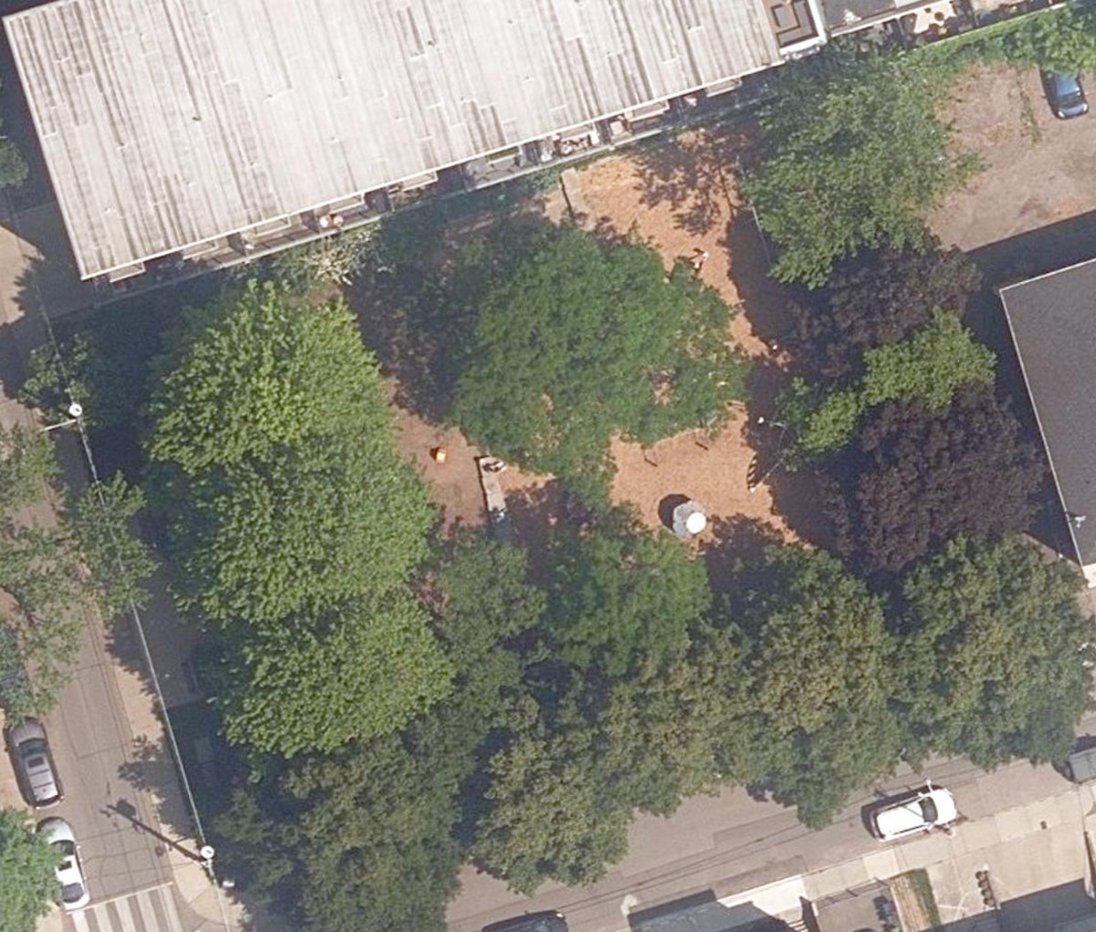De Grassi St Parkette — site photograph