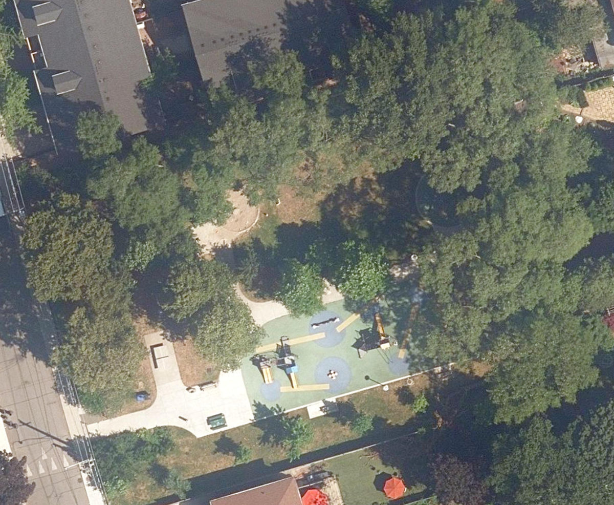 Cawthra Playground — aerial / top-down view