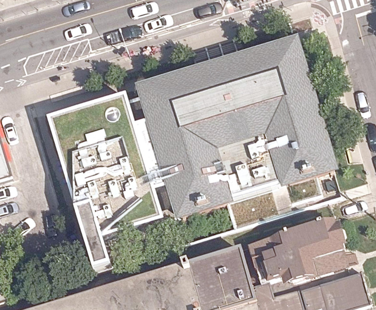 BLOOR GLADSTONE PUBLIC LIBRARY - Building Grounds — site photograph