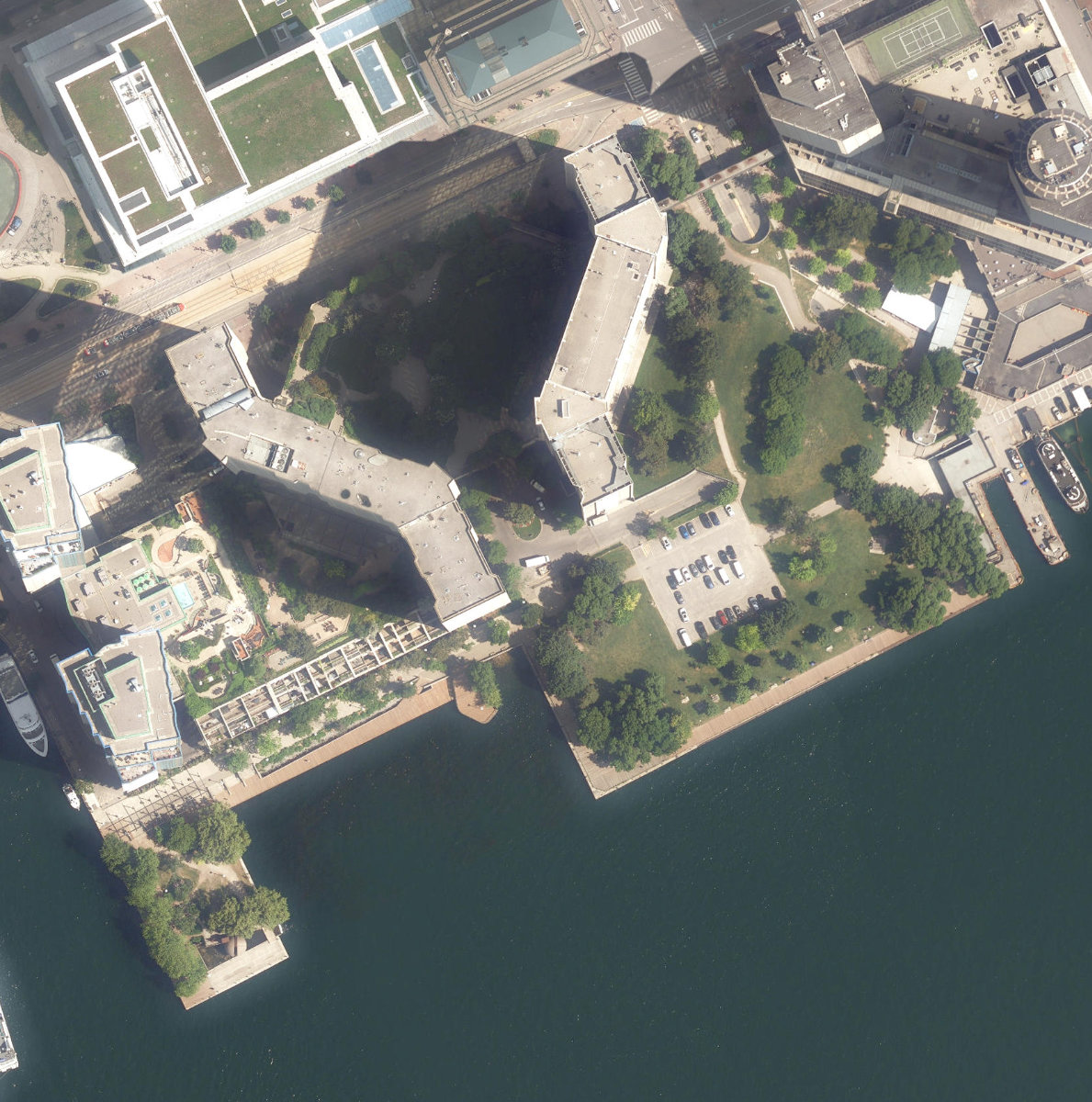 Harbour Square Park Lands — aerial / top-down view