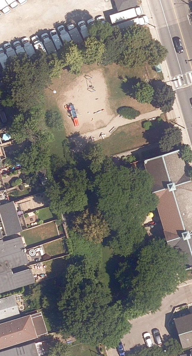 Coxwell Avenue Playground — site photograph