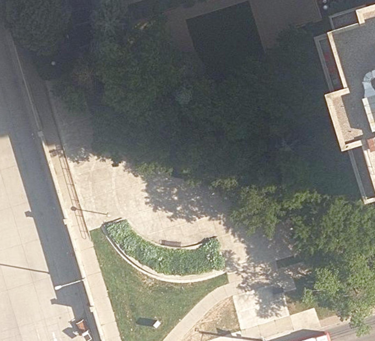 Finch Parkette — site photograph