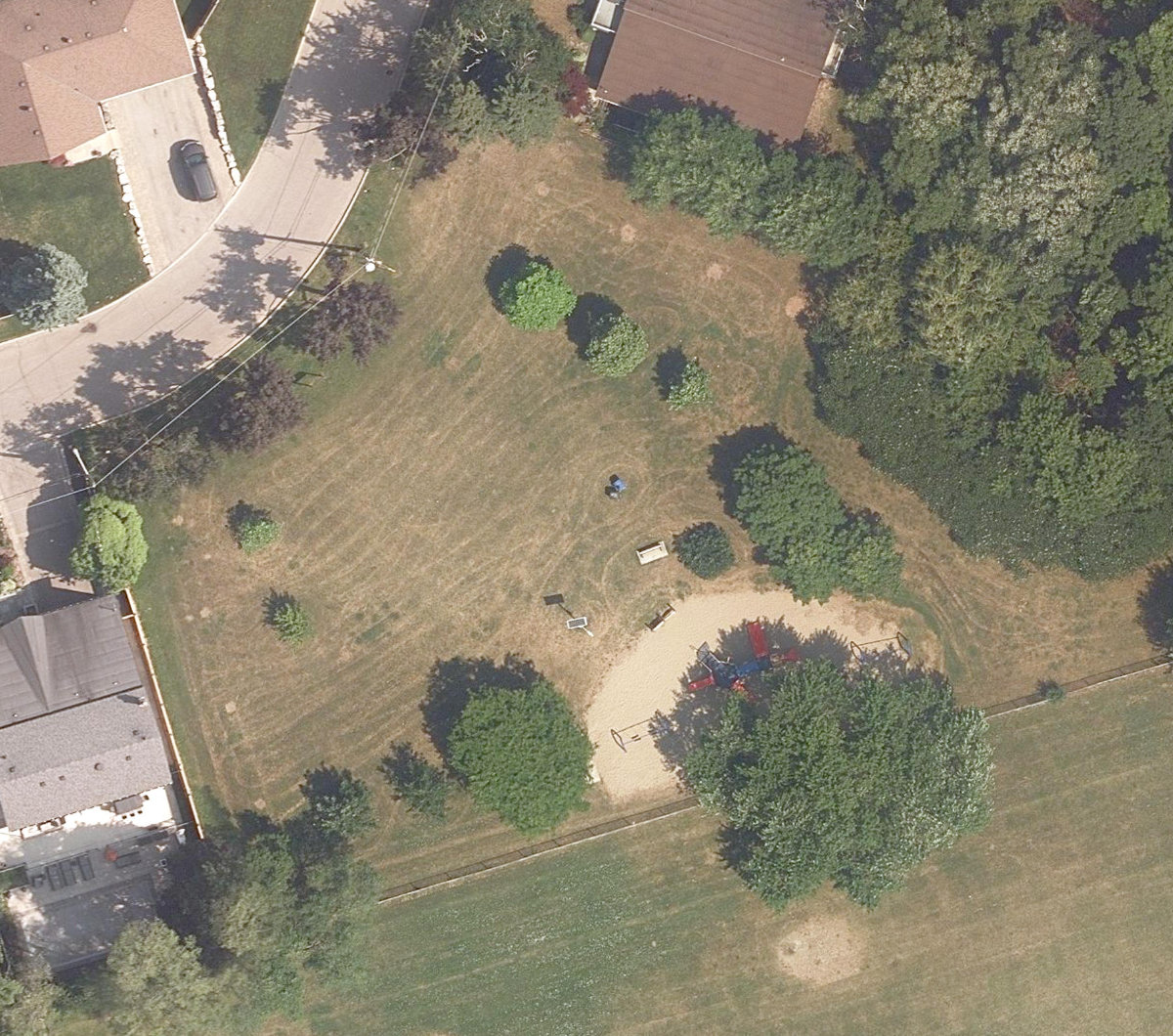 Bayhampton Parkette — site photograph