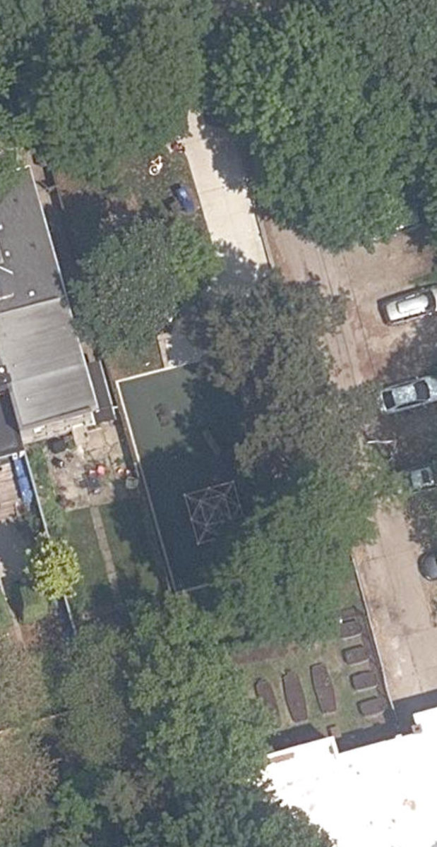 Melbourne Avenue Parkette — site photograph