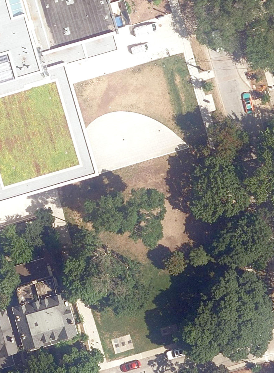 Huron - Washington Parkette — site photograph
