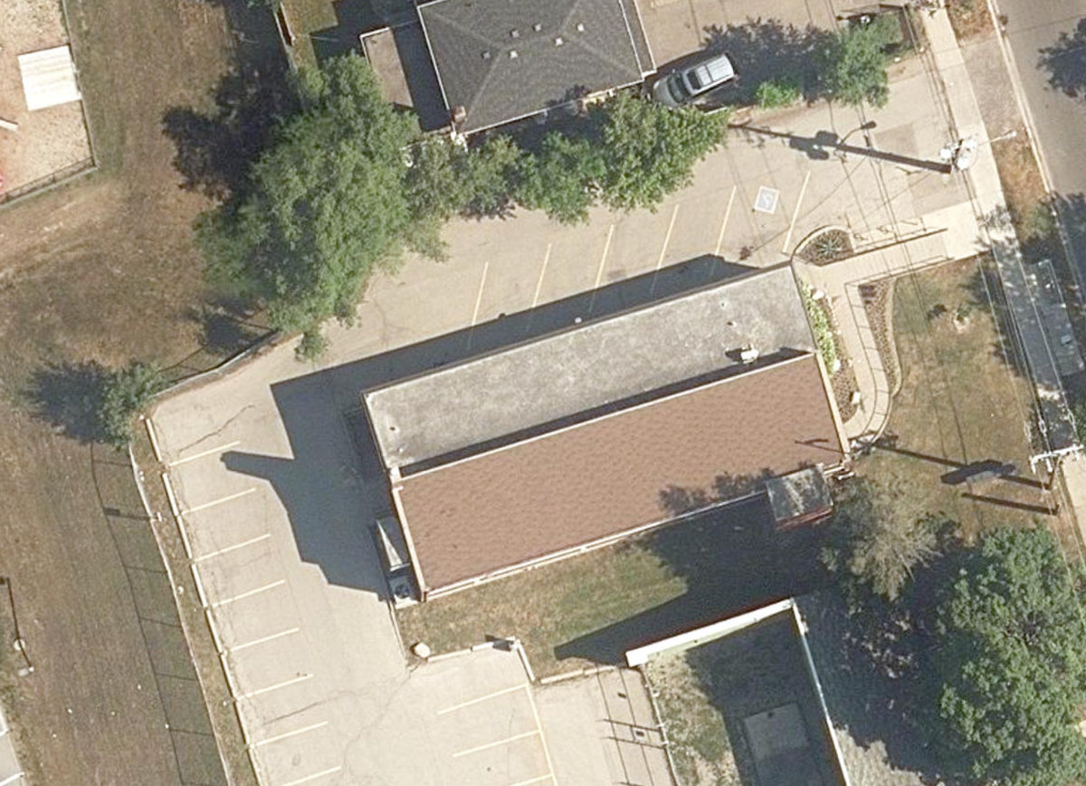 VICTORIA VILLAGE LIBRARY - Building Grounds — site photograph