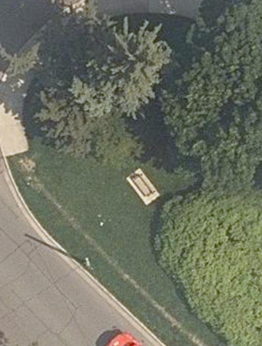 Old Forest Hill Parkette — site photograph