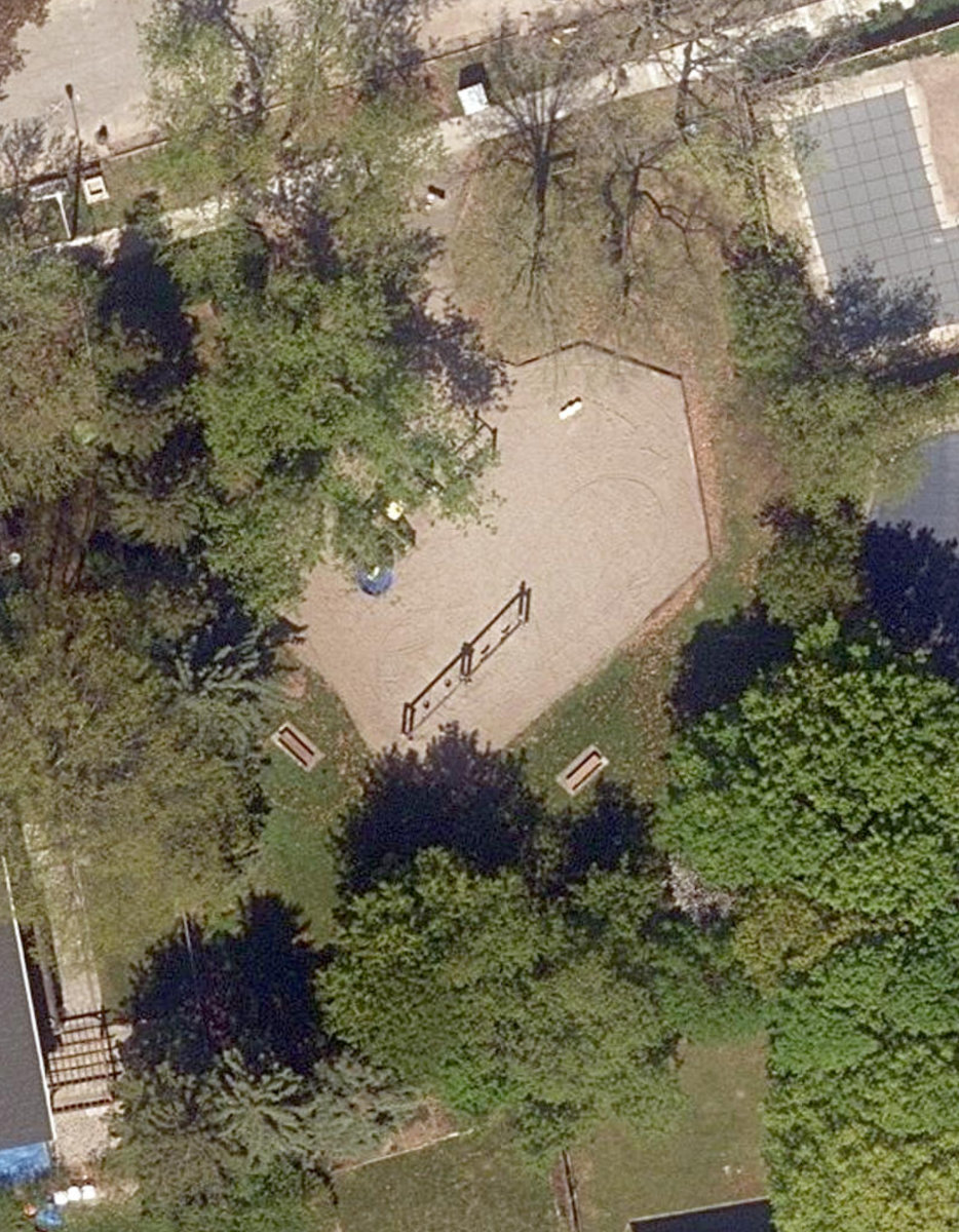 Debell Lane Parkette — site photograph