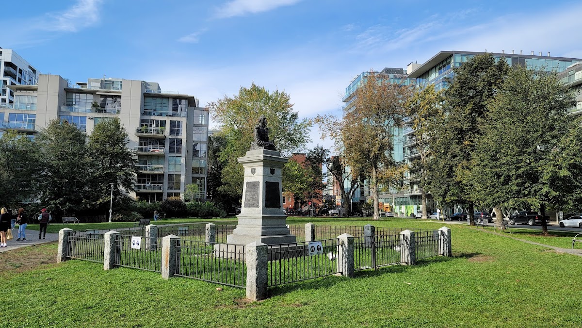 Victoria Memorial Square Park — site photograph