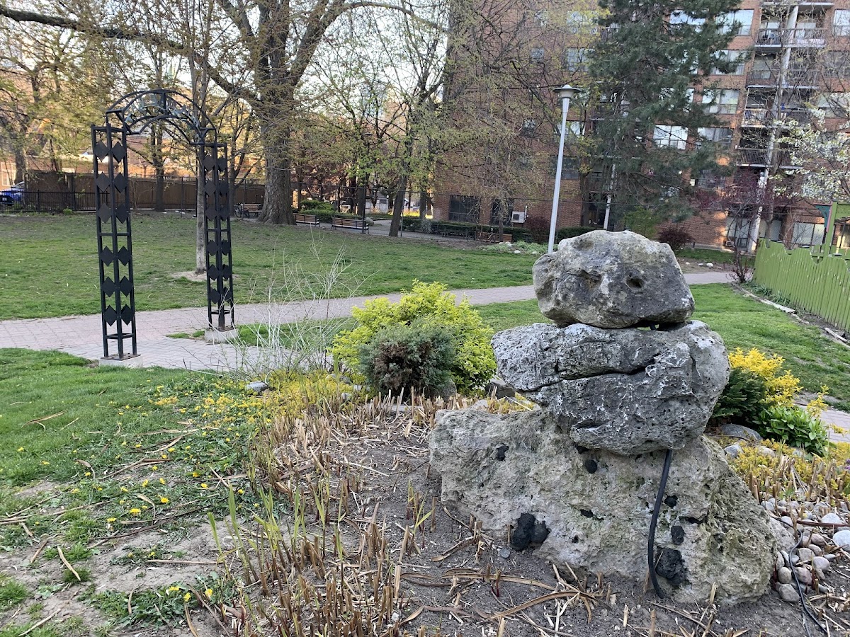 Winchester Square Park — site photograph