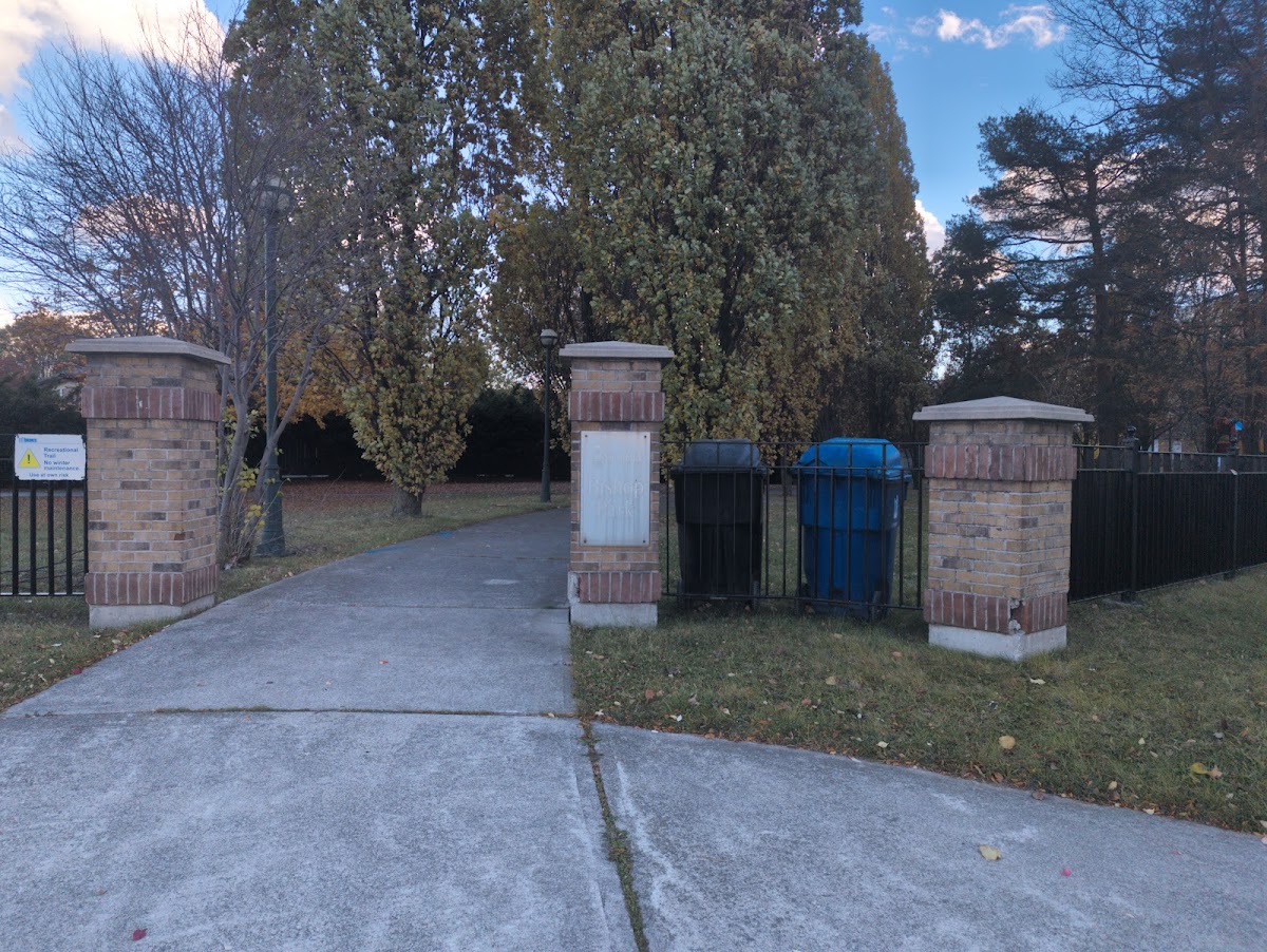 Bishop Park — site photograph